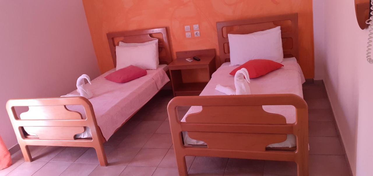 New Pantheon Hotel Kamena Vourla Exterior photo